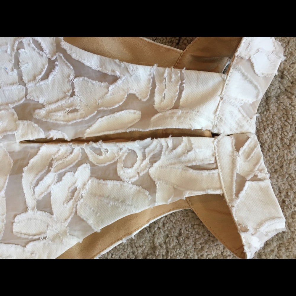 DO + BE Floral Embroidered Dress - Picture 6 of 6